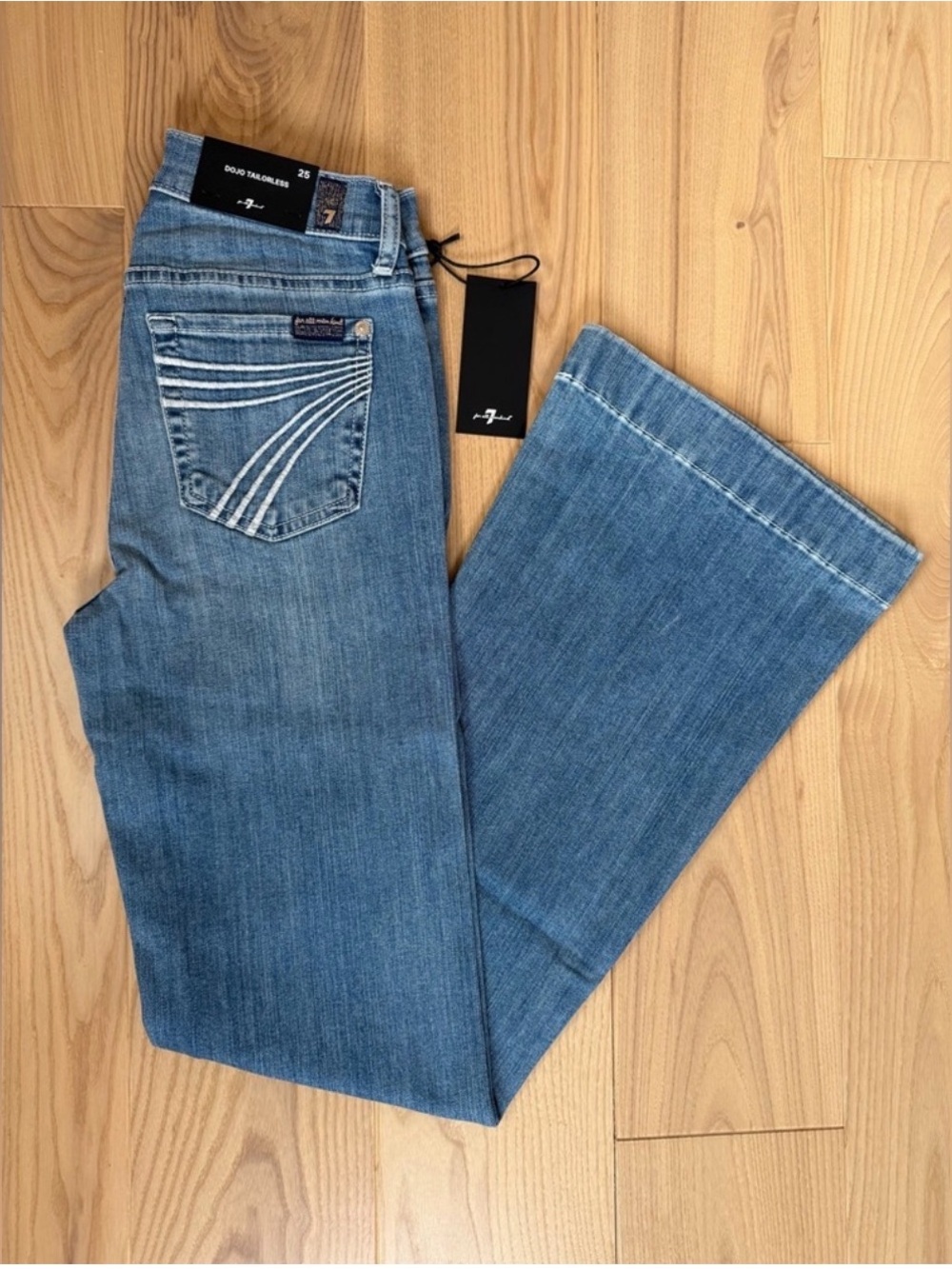 7 For All Mankind Tailorless Dojo Jeans Women's Trousers NWT 7FAMK NWT Size 25
